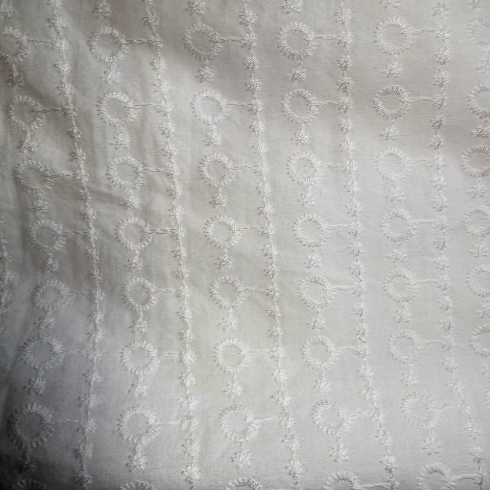 Banana Republic Mid Rise Shorts Women’s Feminine White Eyelet Like New - Picture 4 of 10